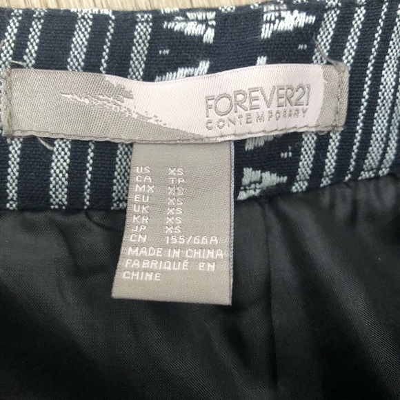 Aztec print mini-skirt - Picture 2 of 4